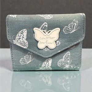 Betsey Johnson LBCASH Bifold Flap Wallet, Light Blue-Gray Denim, Butterfly Print